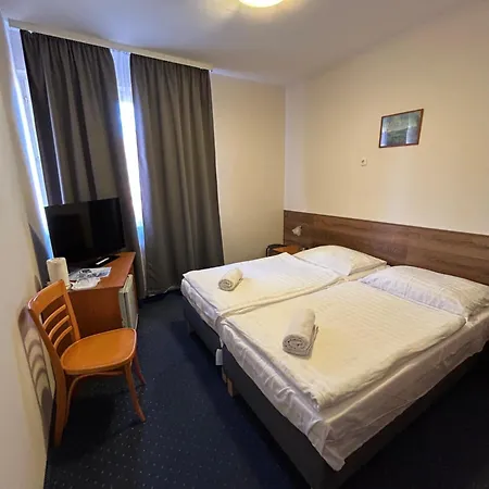 Corvin Hotel 3*