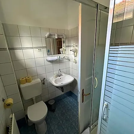 Corvin Hotel 3*