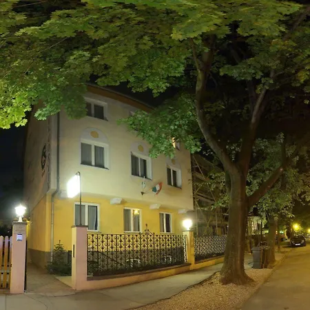 Corvin Hotel 3*